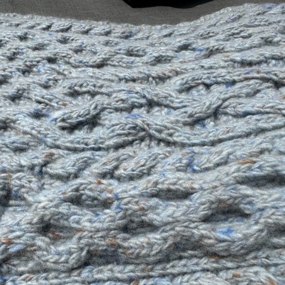Cable knit scarf from Ireland. - Picture 3 of 4